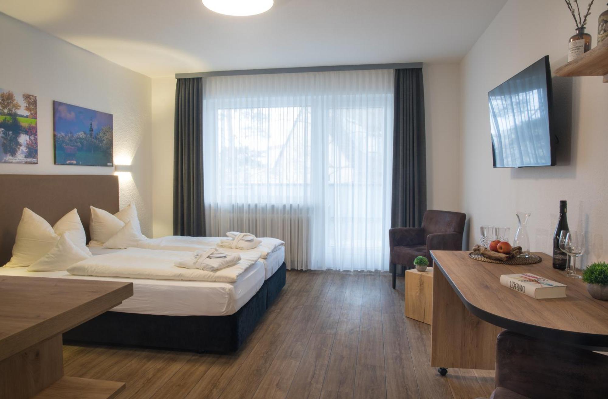 Hotel Am Kurpark Spaeth Бад Виндсхайм Екстериор снимка