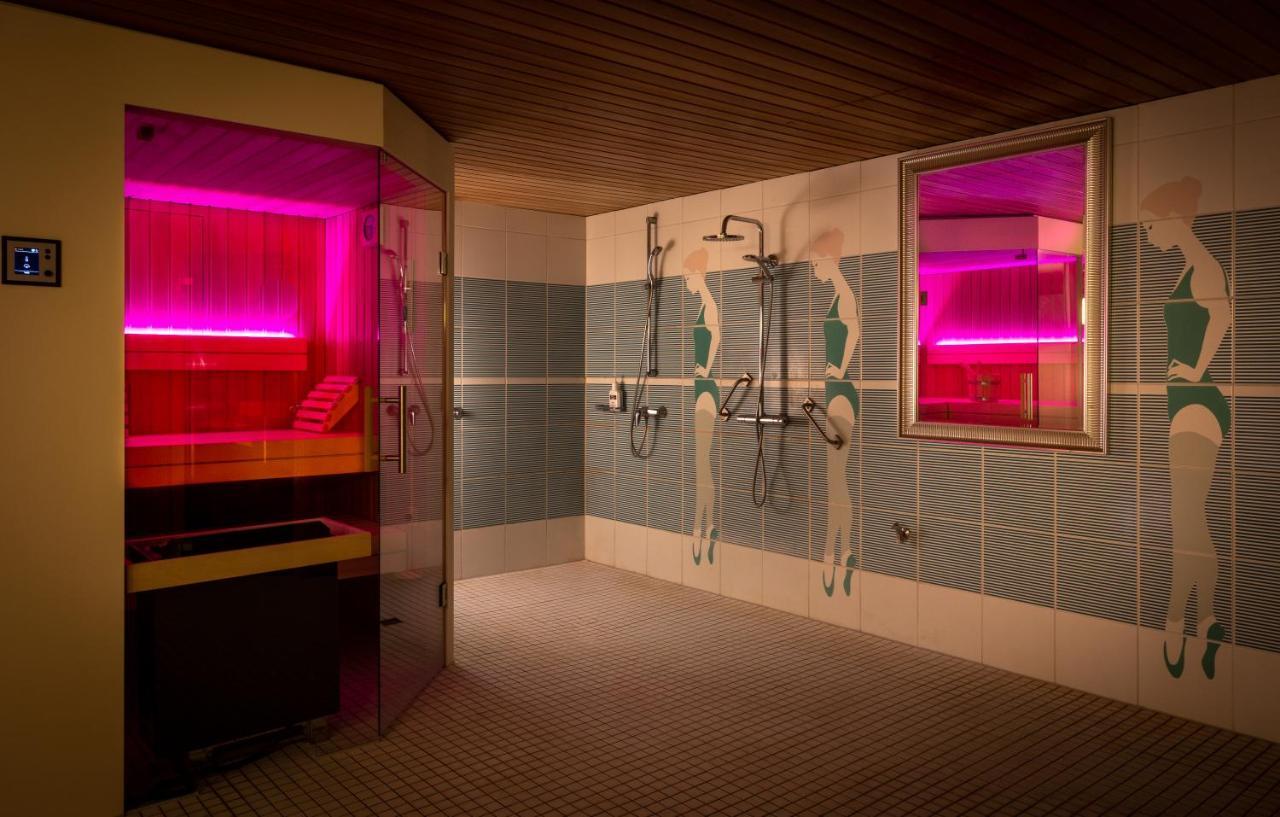 Hotel Am Kurpark Spaeth Бад Виндсхайм Екстериор снимка