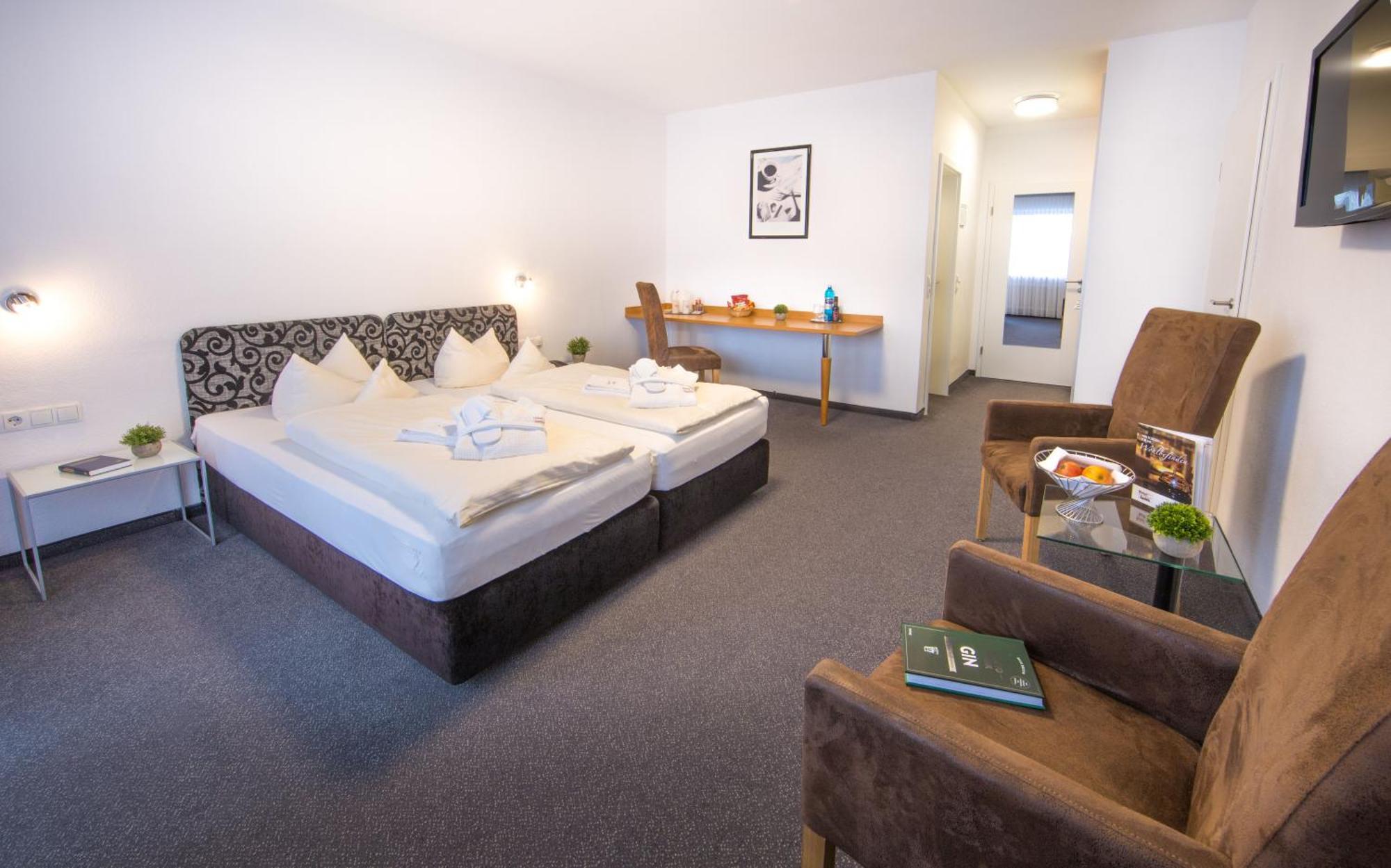 Hotel Am Kurpark Spaeth Бад Виндсхайм Екстериор снимка